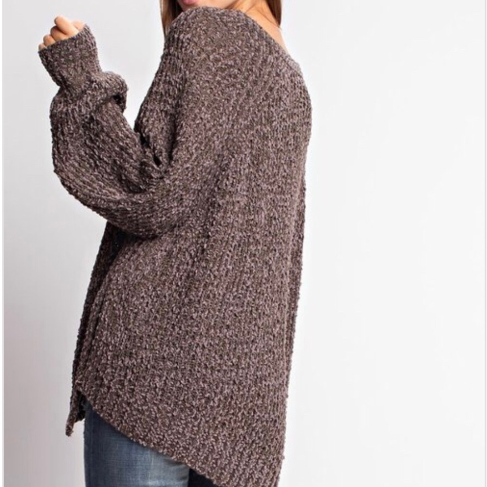 Uneven Hem Soft Fuzzy Sweater - Picture 3 of 5